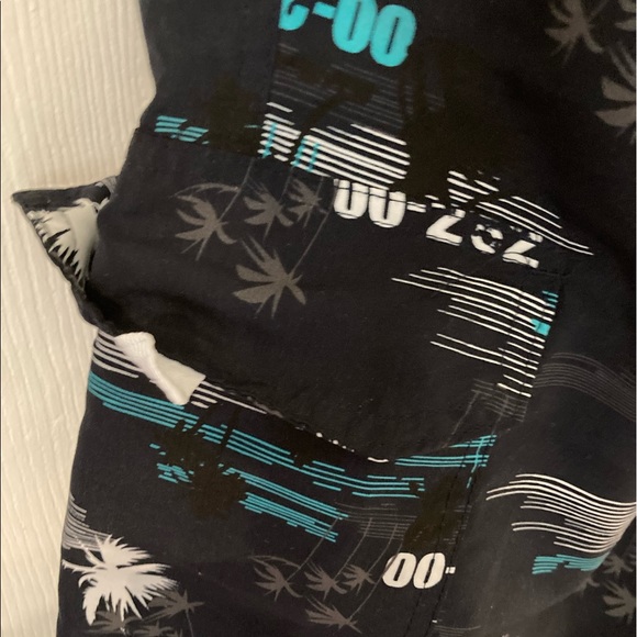 Men’s extra large, long swim trunks with tie and elastic waist band - Picture 2 of 7